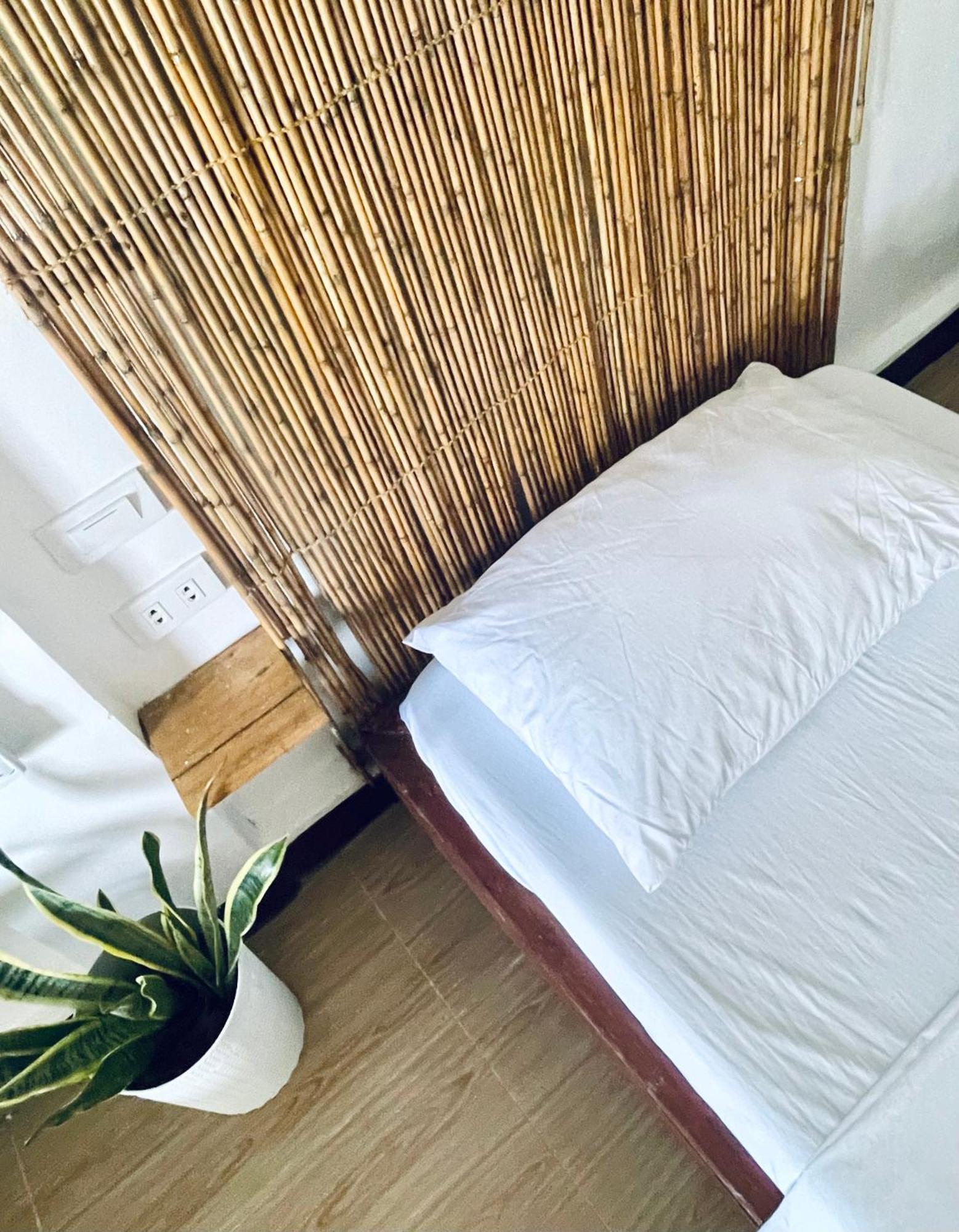 Siargao Sunflower Suites General Luna  Exterior photo