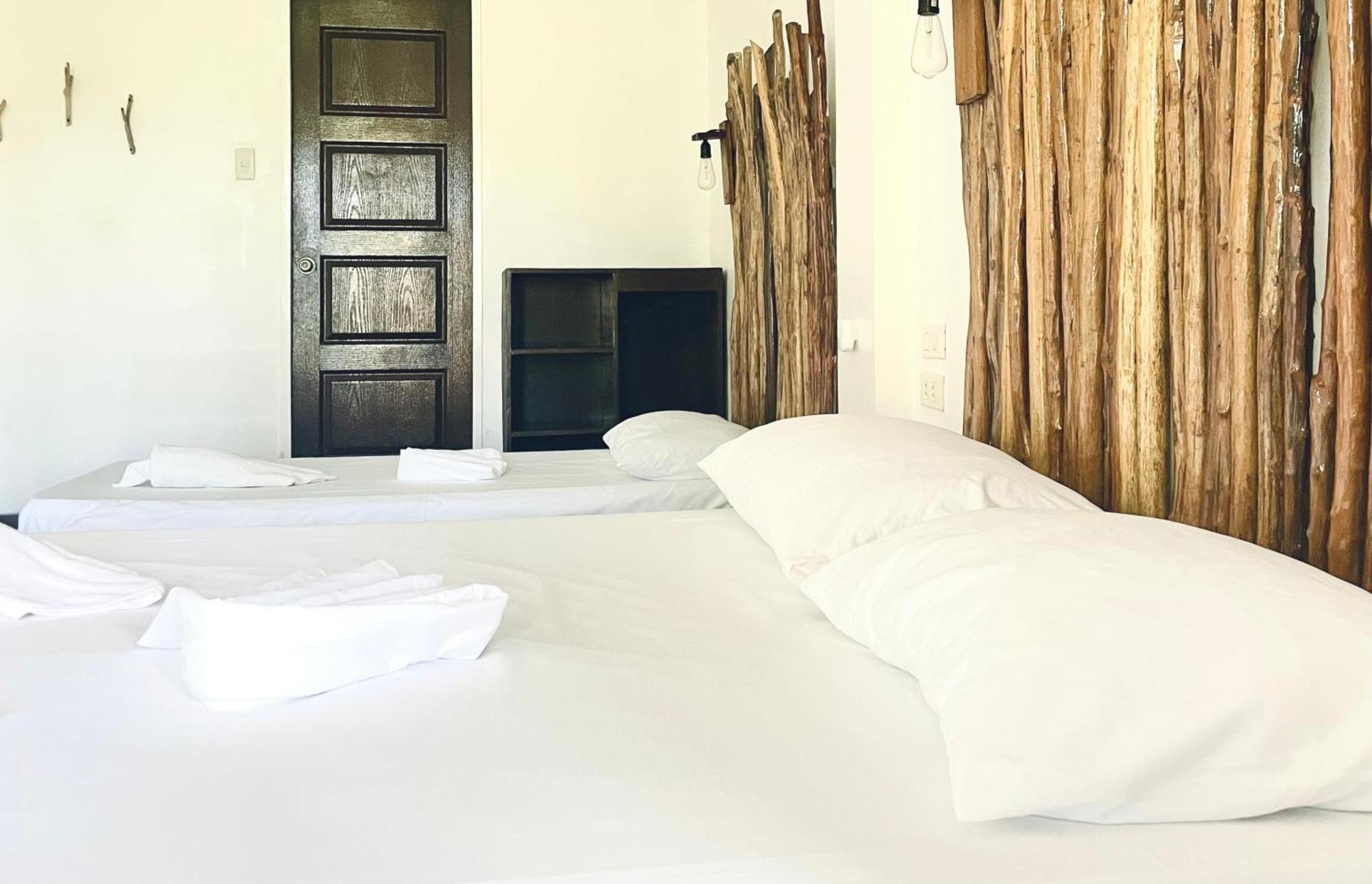 Siargao Sunflower Suites General Luna  Exterior photo
