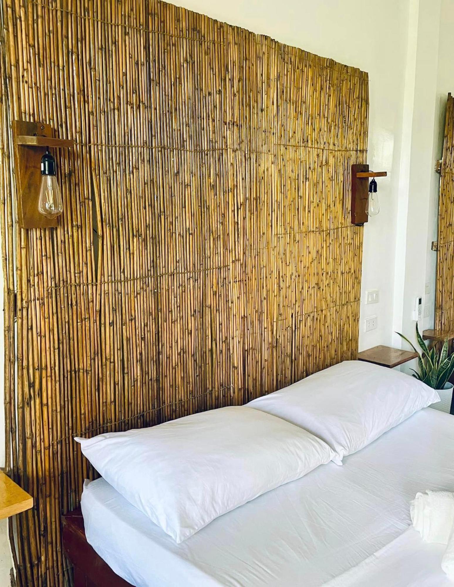 Siargao Sunflower Suites General Luna  Exterior photo